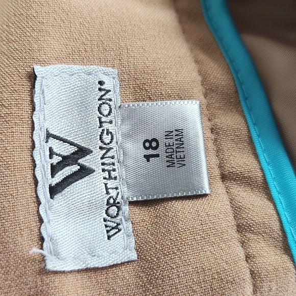 Worthington, Women's Carmel color faux wrap skirt, w/hardware at waist, Size 18 - Picture 6 of 12